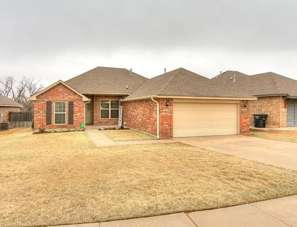 3 bed, 1451 sqft, $1,700 — Photo 1