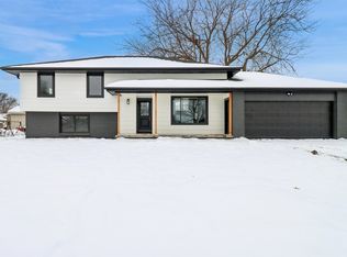 404 22nd Ave SW, Altoona, IA 50009