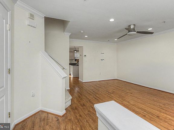 5th image of 215 Carolstowne Rd
