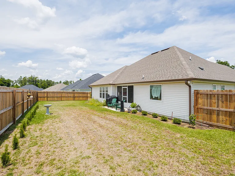 3940 Landings Cir — Photo 23