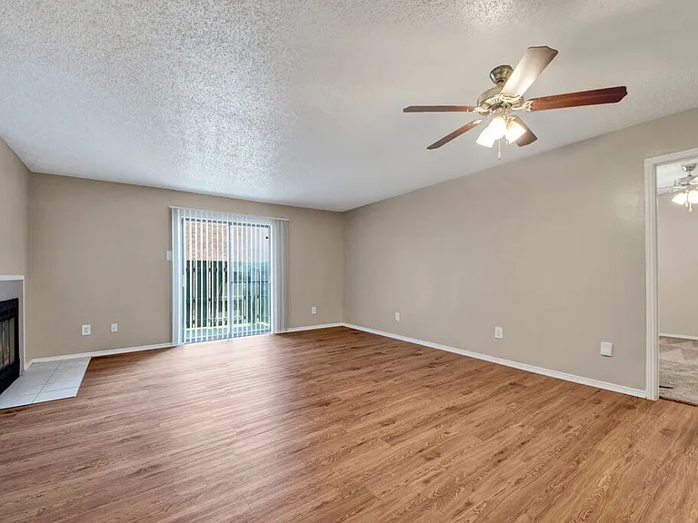 South Meadows Apartments — Photo 10