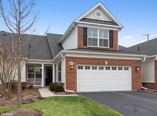 1037 Broadmoor Dr, Elgin, IL 60124