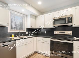 2417 Edgewood Ave SE, Grand Rapids, MI 49546