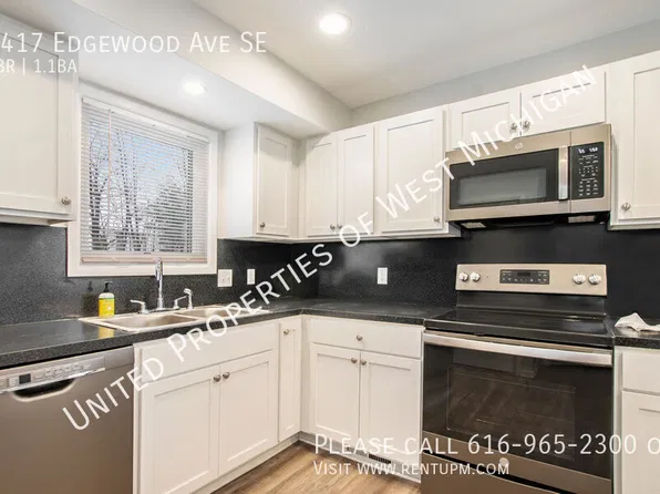 2417 Edgewood Ave SE, Grand Rapids, MI 49546