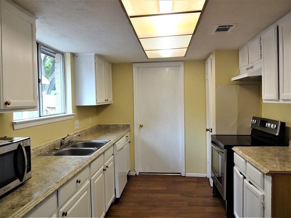 1st image of 2307 Green Knoll Dr