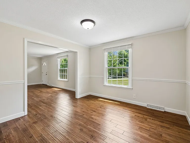 1810 Theresa Dr — Photo 9
