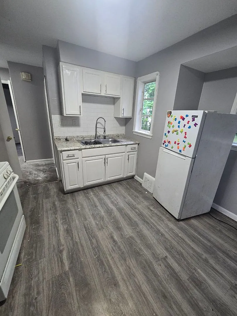 3 bedroom SINGLE family home | EDEN and Section 8 welcomed — Photo 3
