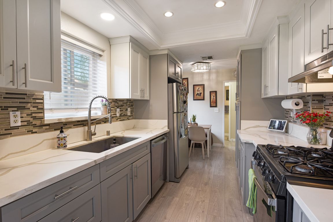 S Mayflower Ave A-013.jpg
