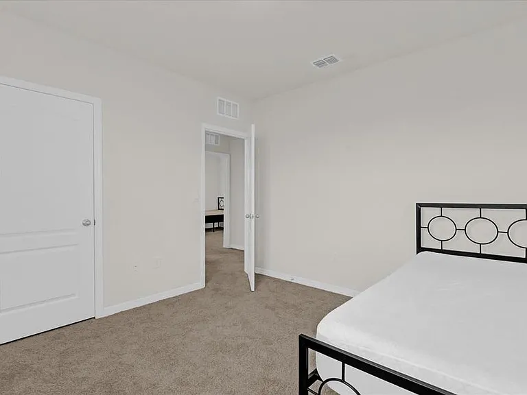 1444 Berry Ln — Photo 18