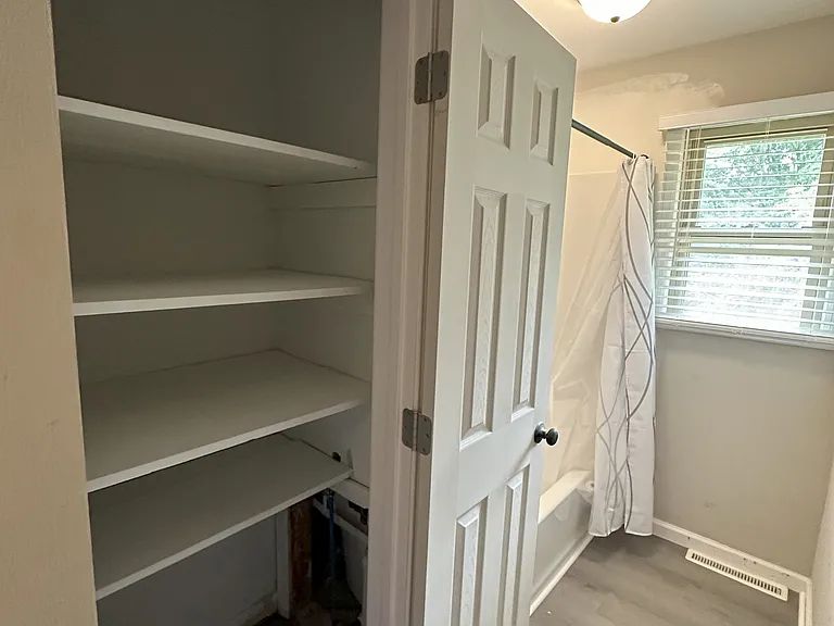 592 Arlington Rd — Photo 10