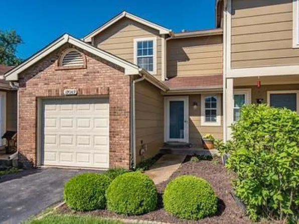 12063 Autumn Lakes Dr, Maryland Heights, MO 63043