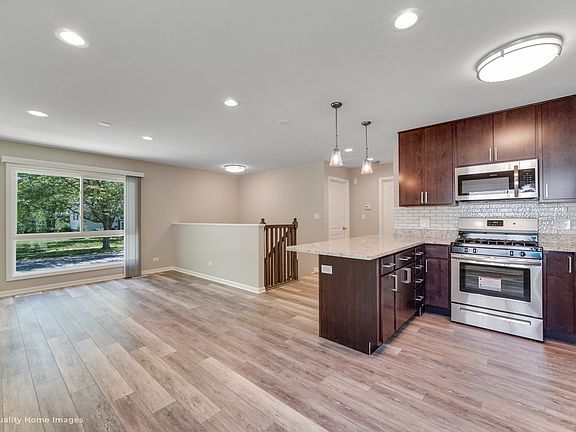 3rd image of 40 N Cedar Ln