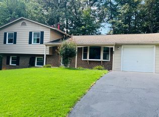 9715 Aspen Hollow Way, Fairfax, VA 22032
