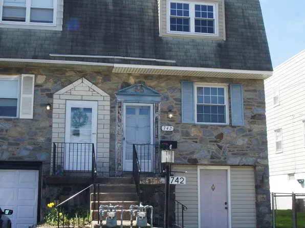 742 School Ln, Folcroft, PA 19032