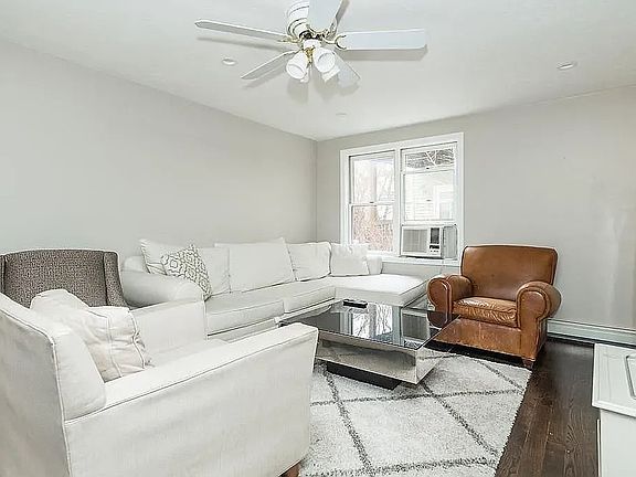 5th image of 210 W 6th St