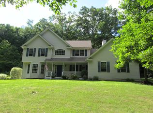 32 Robinson Ln, Wappingers Falls, NY 12590