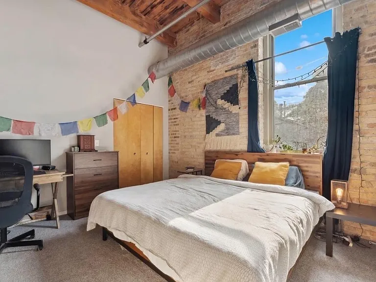1740 N Maplewood Ave #212 — Photo 7