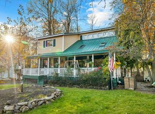 893 Country Place Dr, Tobyhanna, PA