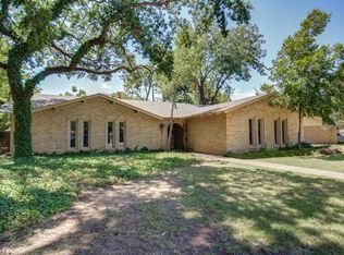 6106 Lynnhaven Dr, Lubbock, TX 79413