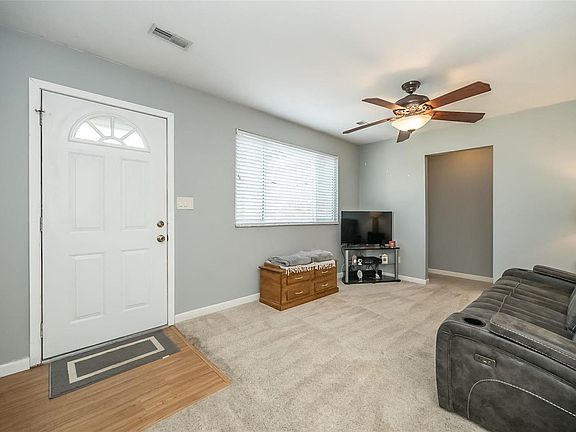 4th image of 420 8th St