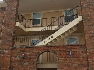 1100 N Noland Rd APT C, Independence, MO 64050