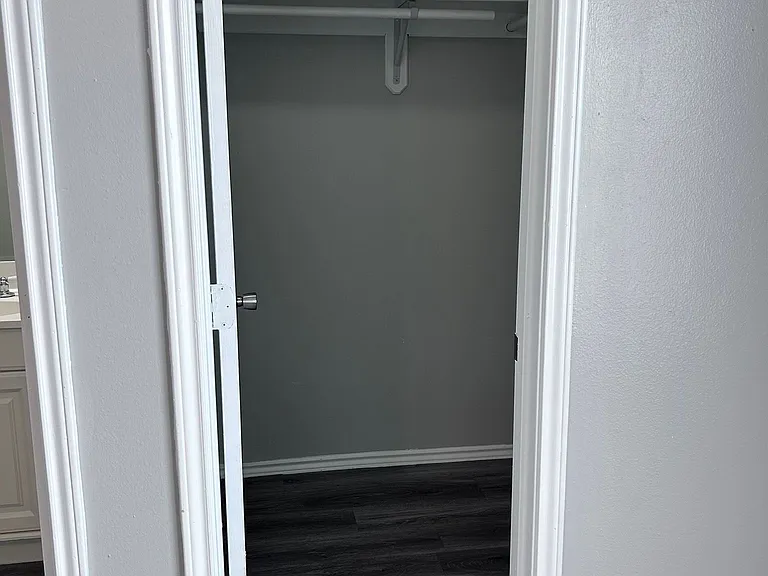 1604 W McIntyre St #7 — Photo 8