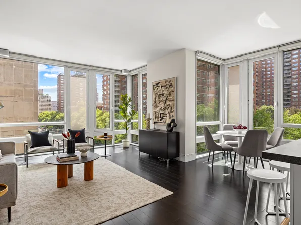 261 West 28th Street image 1 of 17