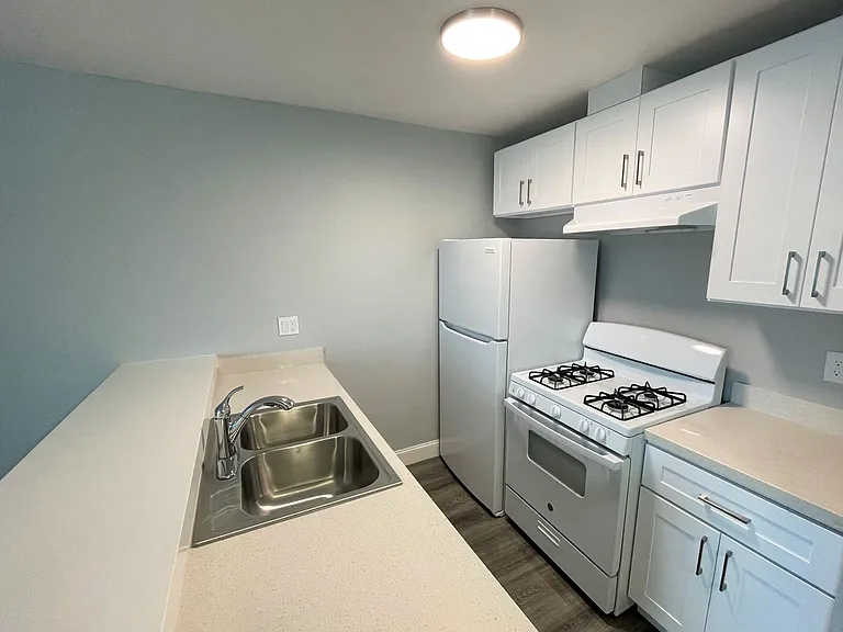 La Madera Apartments at 935 W. Swain Road — Photo 12