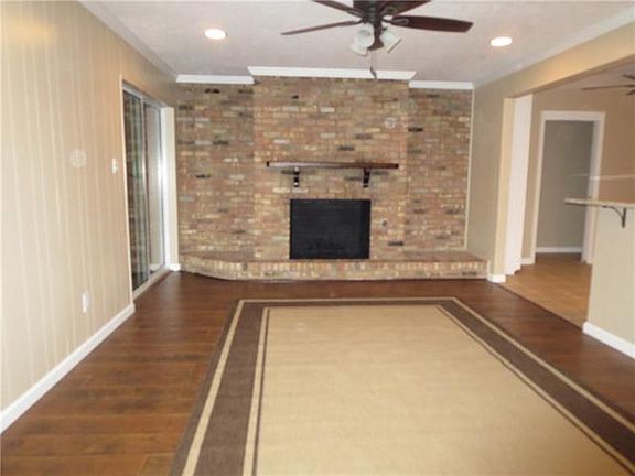 4th image of 2118 Normandy Dr