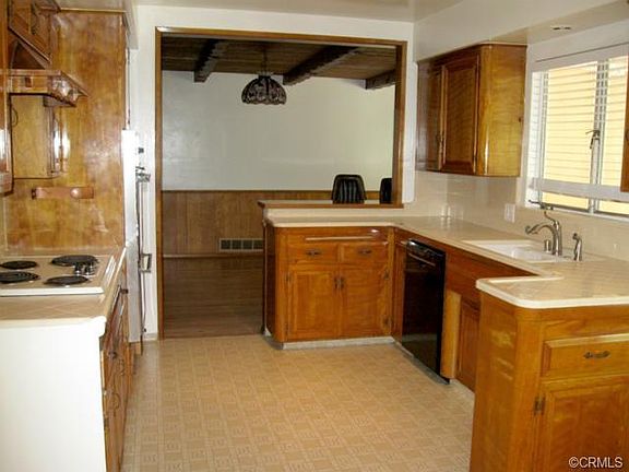 2nd image of 1221 Louise Ave