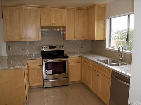 Fully remodeled kitchen and brand new appliances