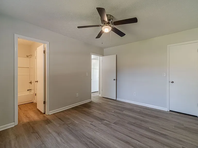 594 Harvard Dr — Photo 9