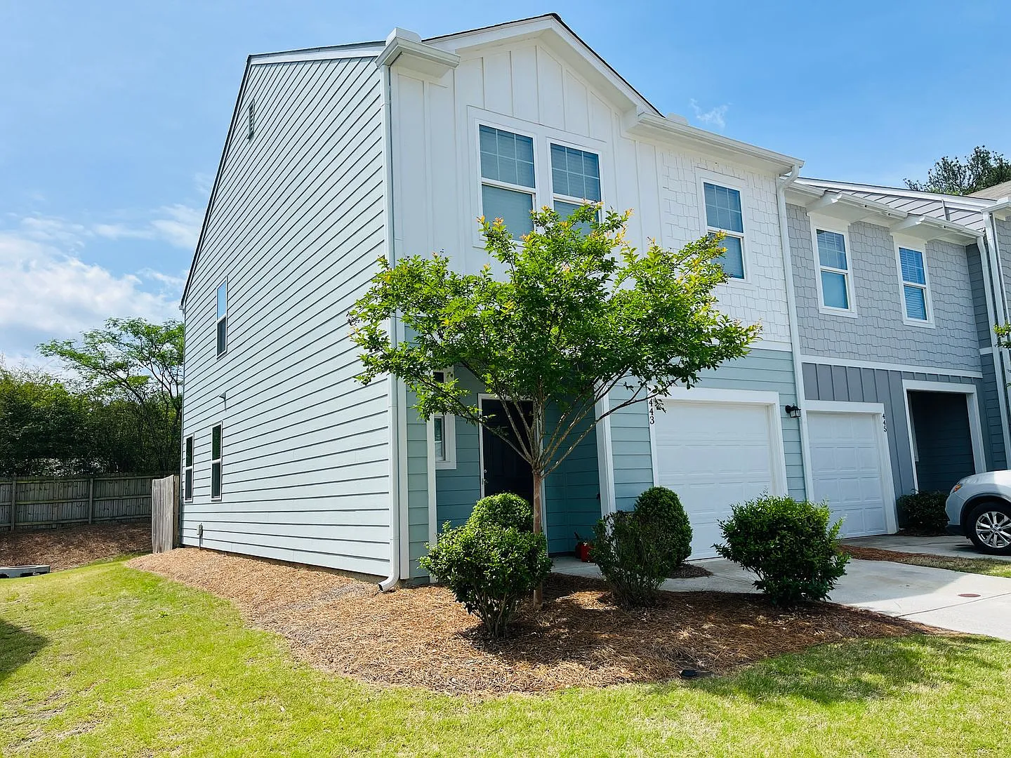 Move In Special - 1 Month Free With A August 31st Move In Date Or Sooner Welcome Home! Beautiful ... — Photo 2