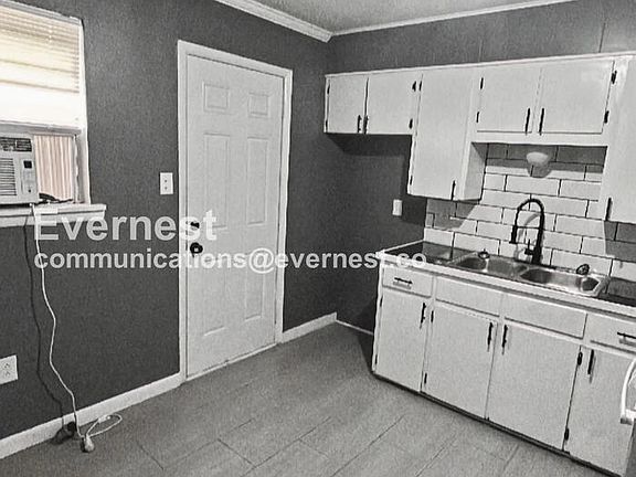 3rd image of 4922 Willow St #A