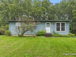 2648 Walnut Dr, Ionia, MI 48846
