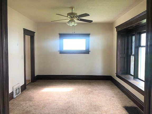 3rd image of 218 Clover Ave
