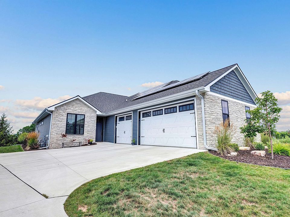 1st image of 2742 Castaway Ct