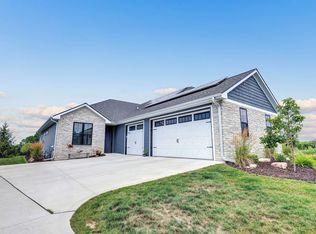 2742 Castaway Ct, Green Bay, WI 54311