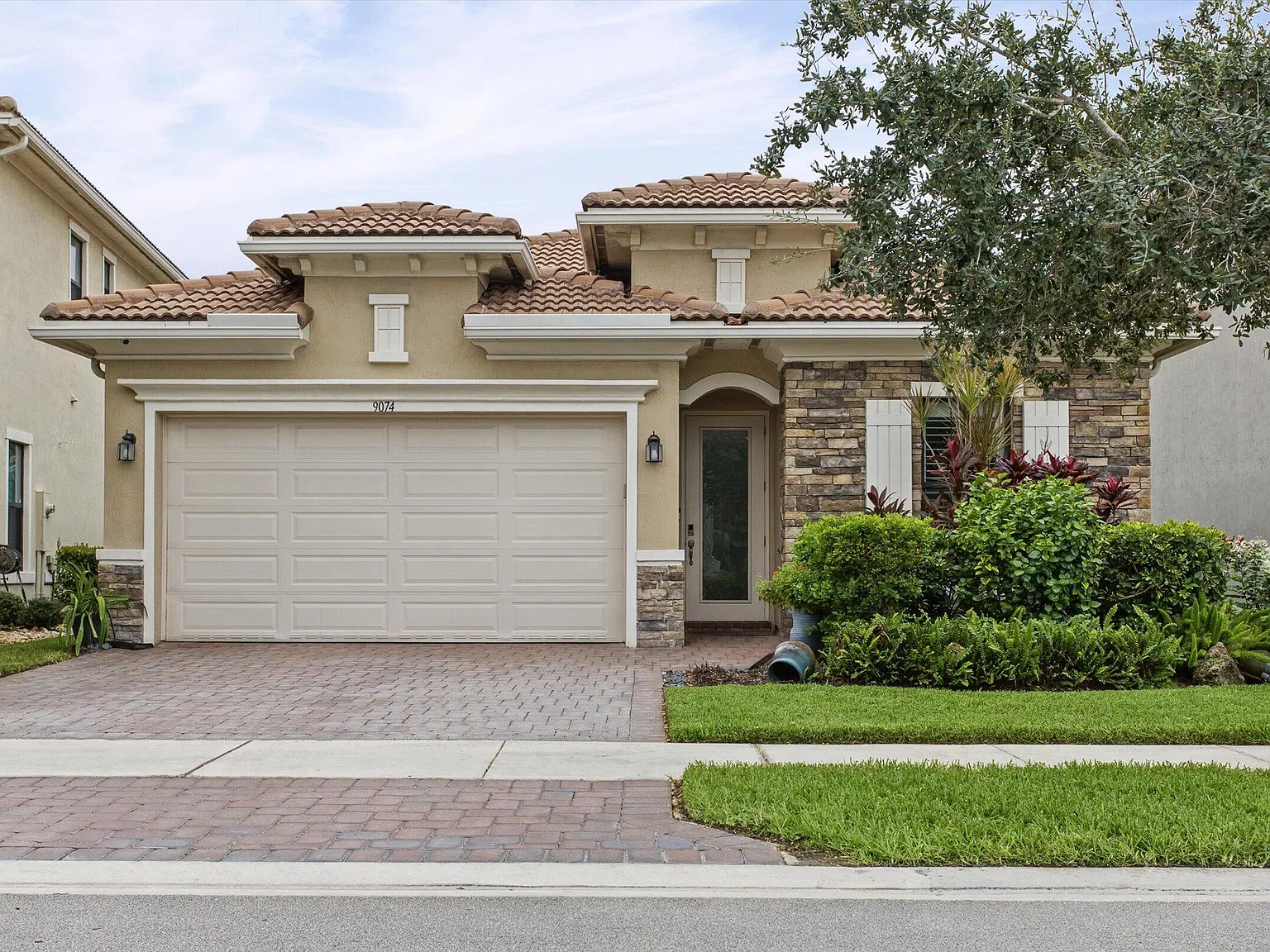 3 bed, 2.5 bath, 1768 sqft, $4,200 — Photo 1