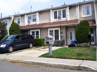 30 Francesca Ln, Staten Island, NY 10303