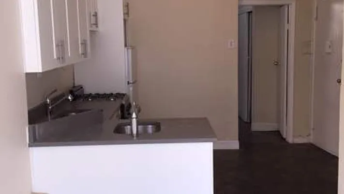 Rented by Nooklyn NYC LLC | media 18