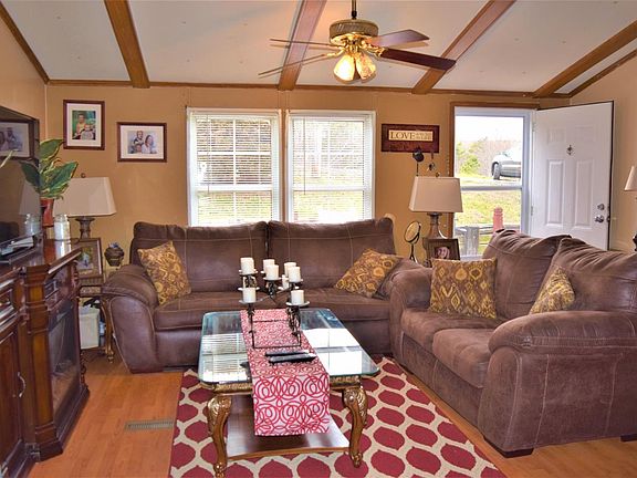 3rd image of 208 Baker Ridge Rd