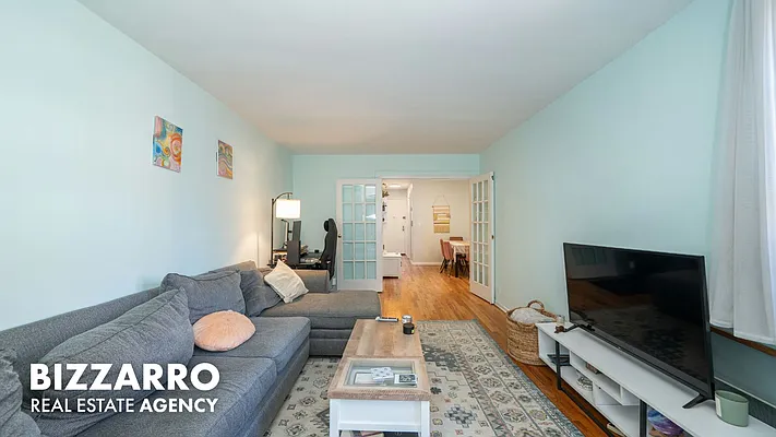 Living room, photo 1