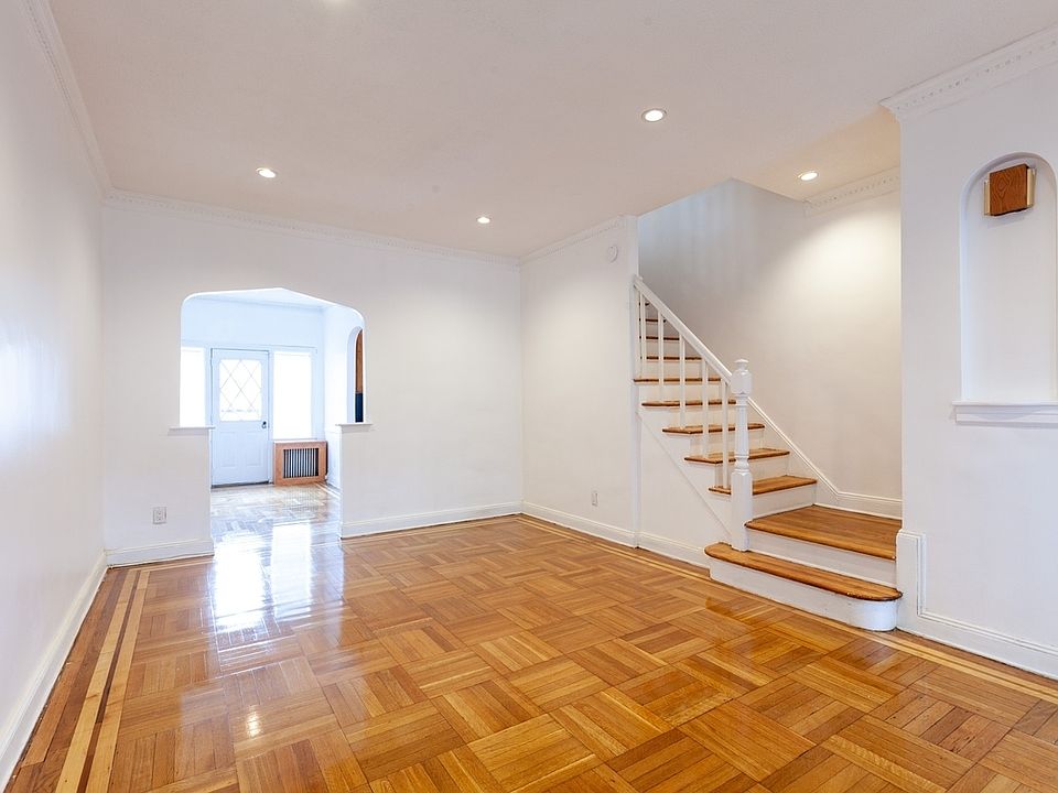 1st image of 1286 E 49th St #1