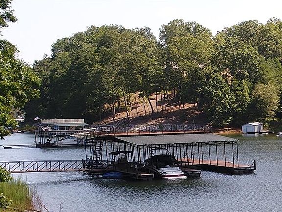 3rd image of 7080 Nichols Cove Dr