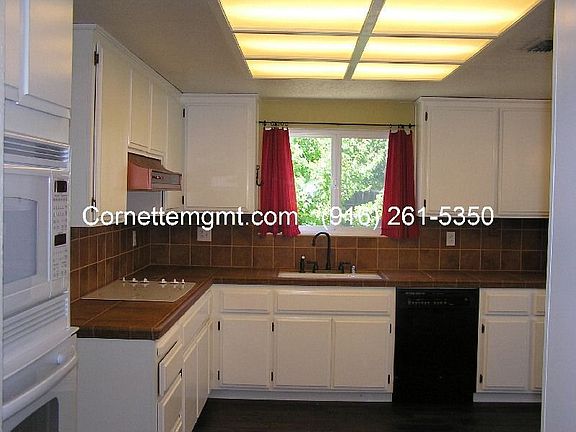 3rd image of 1605 Vista Creek Dr