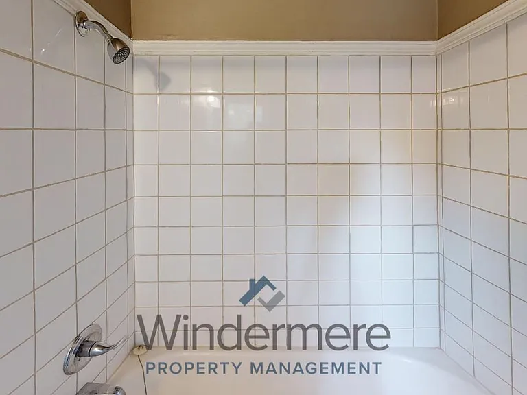 309 E Birch St — Photo 9