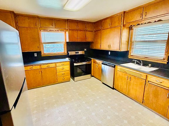 3rd image of 402 Butler Ave APT A