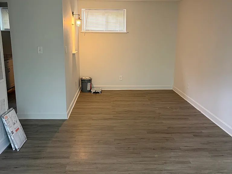 125 S Ewing Ave #8 — Photo 3
