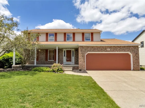 273 Patton Pl, Williamsville, NY 14221